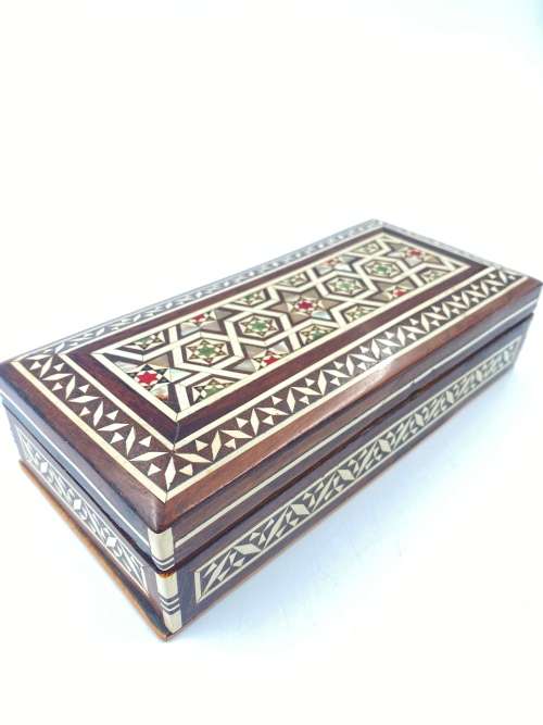 BEAUTIFUL WOODEN HIGHLY DETAILED INLAYS BOX