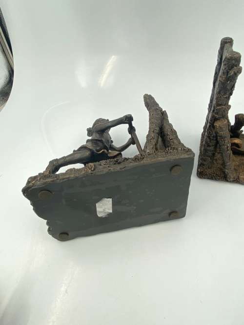 BEAUTIFUL BOOKEND BID FOR BOTH !!!