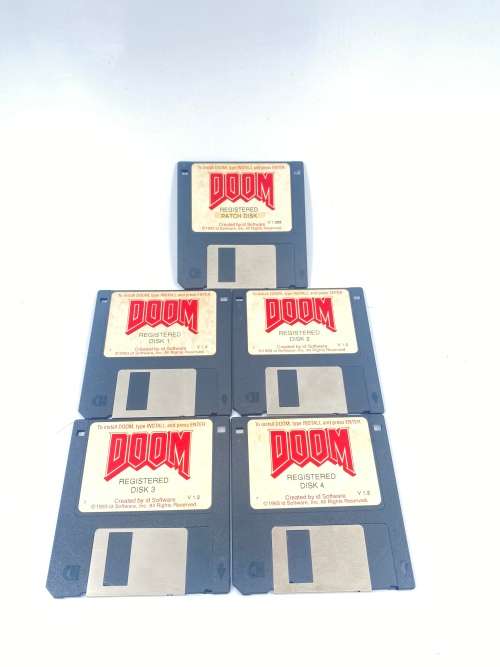 Rare floppy Doom pc game 5 floppy`s 1993 !!!!