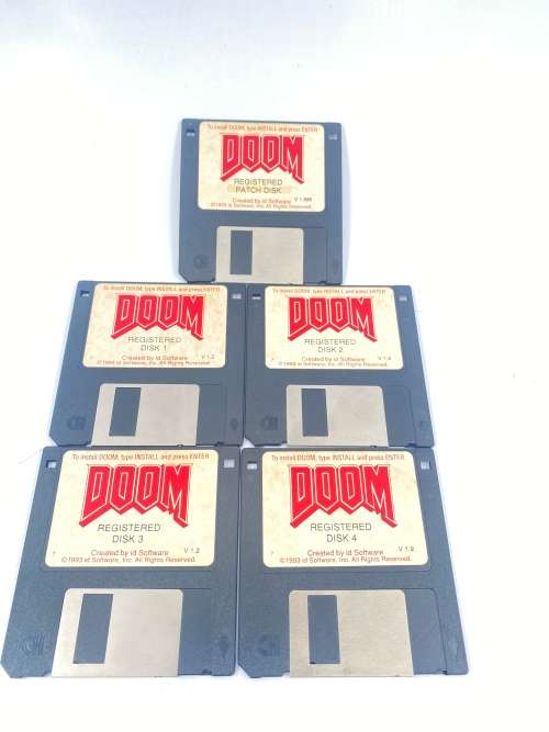 Rare floppy Doom pc game 5 floppy`s 1993 !!!!