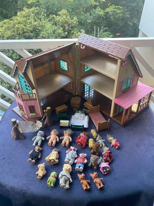 LARGE COLLECTION OF SYLVANIAN FAMILIES BID FOR ALL !!!