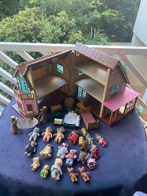 LARGE COLLECTION OF SYLVANIAN FAMILIES BID FOR ALL !!!