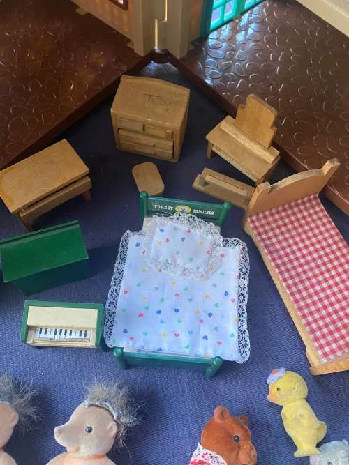 LARGE COLLECTION OF SYLVANIAN FAMILIES BID FOR ALL !!!