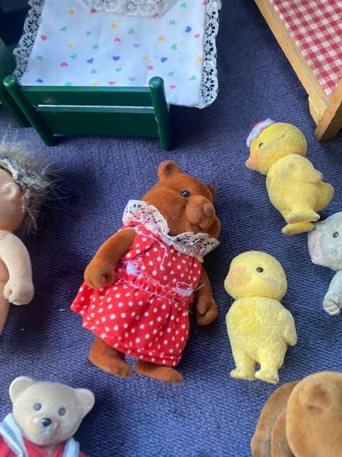 LARGE COLLECTION OF SYLVANIAN FAMILIES BID FOR ALL !!!