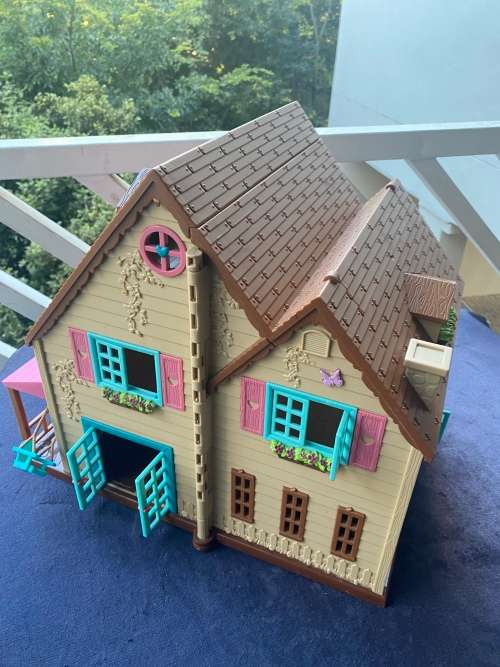 LARGE COLLECTION OF SYLVANIAN FAMILIES BID FOR ALL !!!