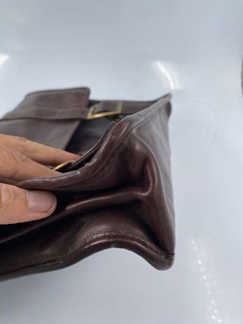 GOOD CONDITION MENS LEATHER BAG  !!!