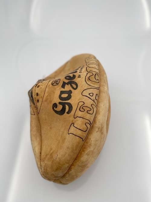 VINTAGE GAZELLE BY DOWSON LEAGUE LEATHER RUGBY BALL!!!!