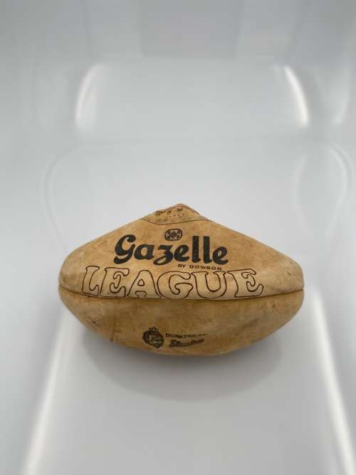 VINTAGE GAZELLE BY DOWSON LEAGUE LEATHER RUGBY BALL!!!!