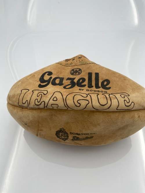 VINTAGE GAZELLE BY DOWSON LEAGUE LEATHER RUGBY BALL!!!!