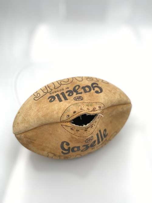 VINTAGE GAZELLE BY DOWSON LEAGUE LEATHER RUGBY BALL!!!!