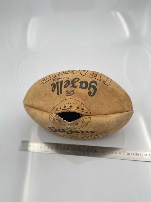 VINTAGE GAZELLE BY DOWSON LEAGUE LEATHER RUGBY BALL!!!!