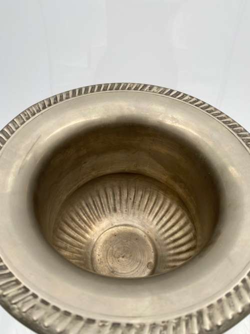 24CM TALL DISPLAY PIECE!!!!