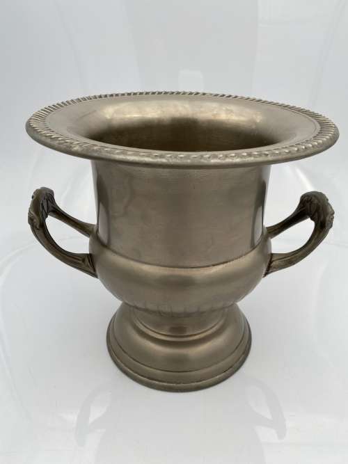 24CM TALL DISPLAY PIECE!!!!