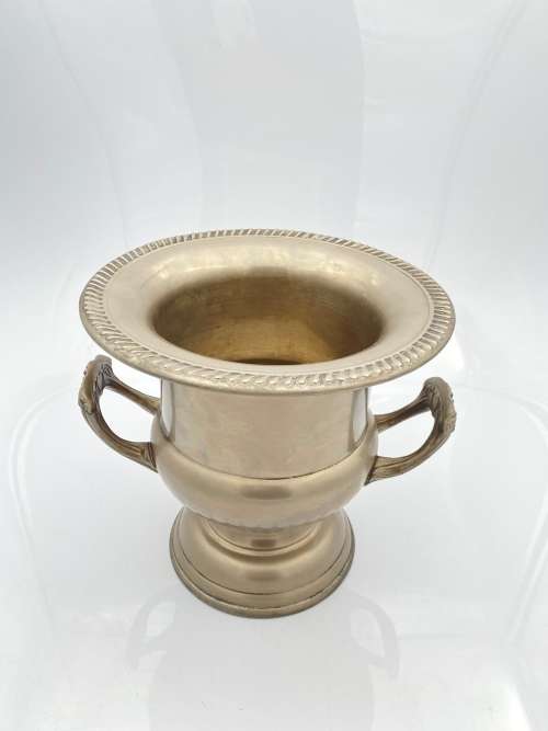 24CM TALL DISPLAY PIECE!!!!