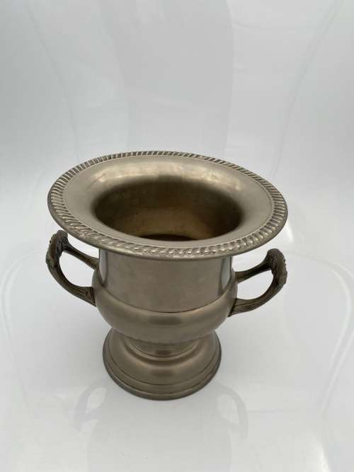 24CM TALL DISPLAY PIECE!!!!