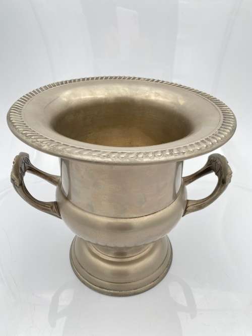 24CM TALL DISPLAY PIECE!!!!