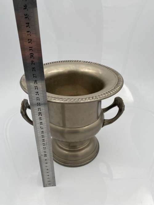 24CM TALL DISPLAY PIECE!!!!