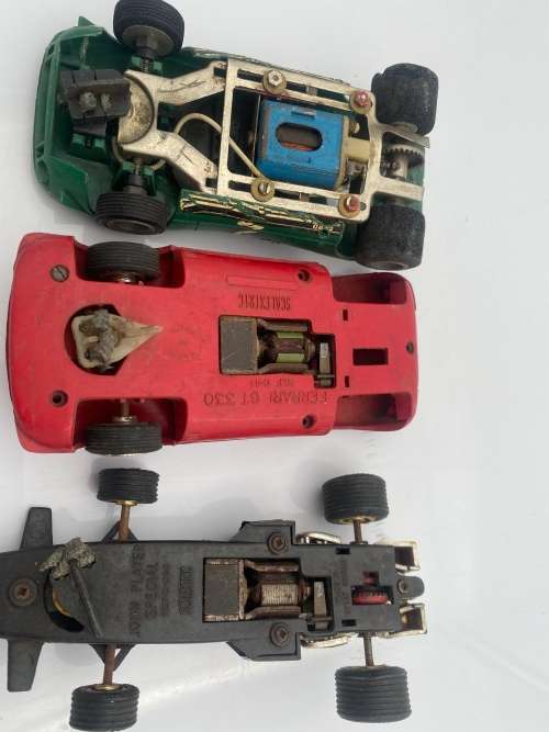 VINTAGE SCALEXTRIC CARS FOR PARTS AS SEEN ON PICTURES!!!!