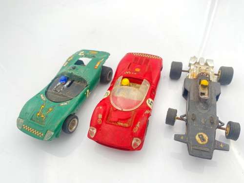 VINTAGE SCALEXTRIC CARS FOR PARTS AS SEEN ON PICTURES!!!!