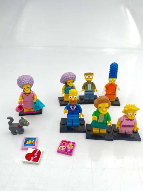 COLLECTION OF LEGO SIMSON FIGURES BID FOR ALL !!!