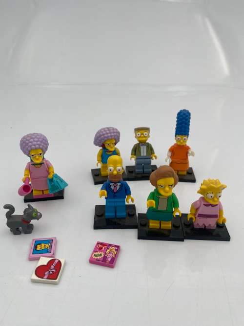 COLLECTION OF LEGO SIMSON FIGURES BID FOR ALL !!!