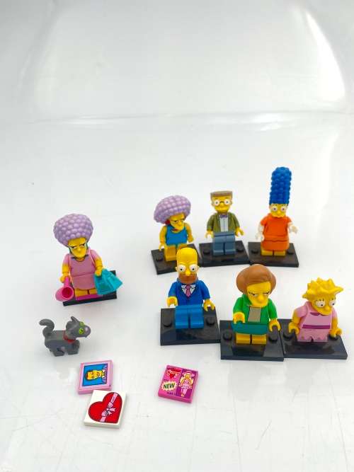 COLLECTION OF LEGO SIMSON FIGURES BID FOR ALL !!!
