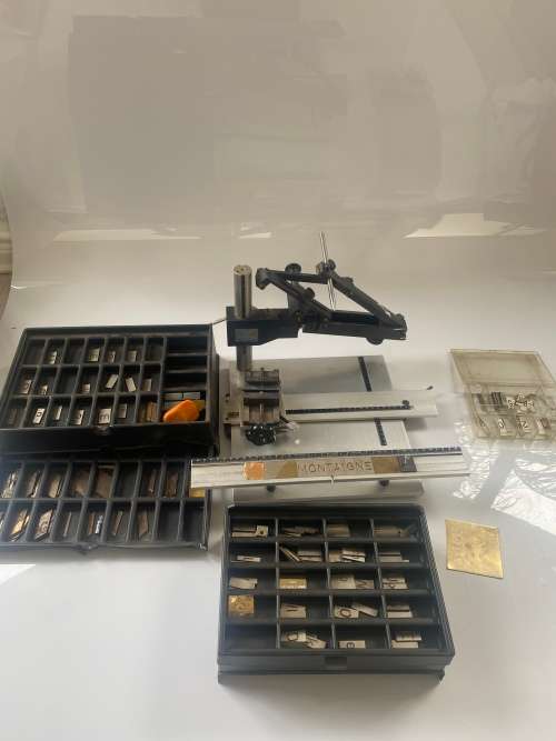 GRAVOGRAPH ENGRAVING MACHINE WITH ALL EXTRAS BID FOR ALL AS SEEM ON PICTURES!!!!!
