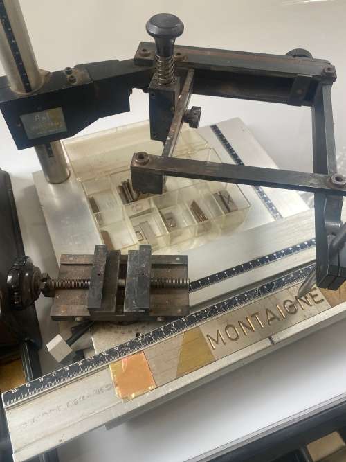GRAVOGRAPH ENGRAVING MACHINE WITH ALL EXTRAS BID FOR ALL AS SEEM ON PICTURES!!!!!