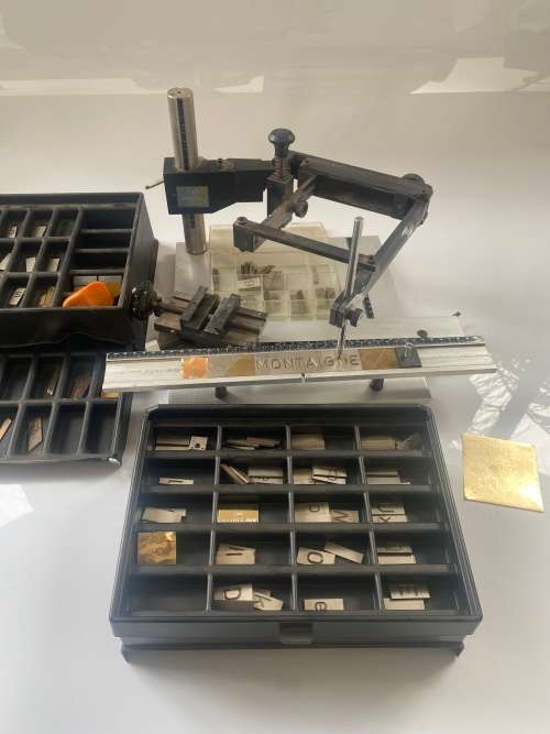 GRAVOGRAPH ENGRAVING MACHINE WITH ALL EXTRAS BID FOR ALL AS SEEM ON PICTURES!!!!!