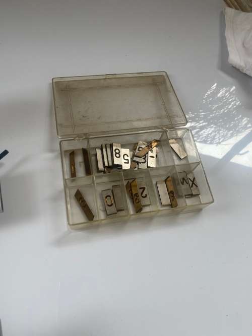 GRAVOGRAPH ENGRAVING MACHINE WITH ALL EXTRAS BID FOR ALL AS SEEM ON PICTURES!!!!!