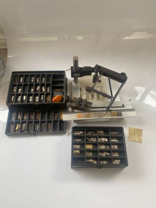 GRAVOGRAPH ENGRAVING MACHINE WITH ALL EXTRAS BID FOR ALL AS SEEM ON PICTURES!!!!!