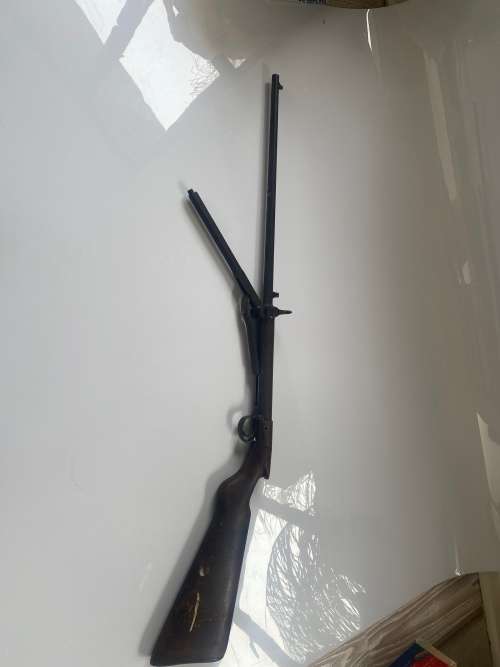 ANTIQUE RARE AIR RIFFLE AS SEEN ON PICTURES FOR DISPLAY !!!!