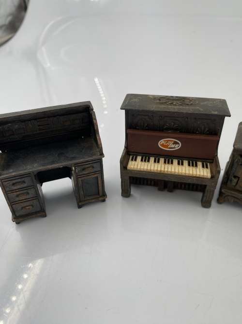 MINIATURE STOVE AND MORE BID FOR ALL !!!