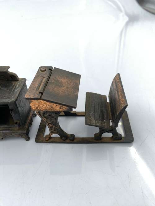 MINIATURE STOVE AND MORE BID FOR ALL !!!