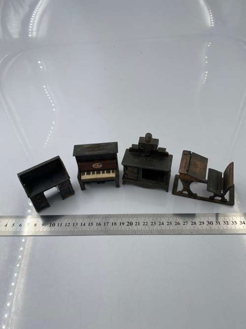 MINIATURE STOVE AND MORE BID FOR ALL !!!