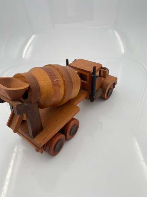 LARGE VINTAGE WOODEN TRUCK 38CM LARGE !!!