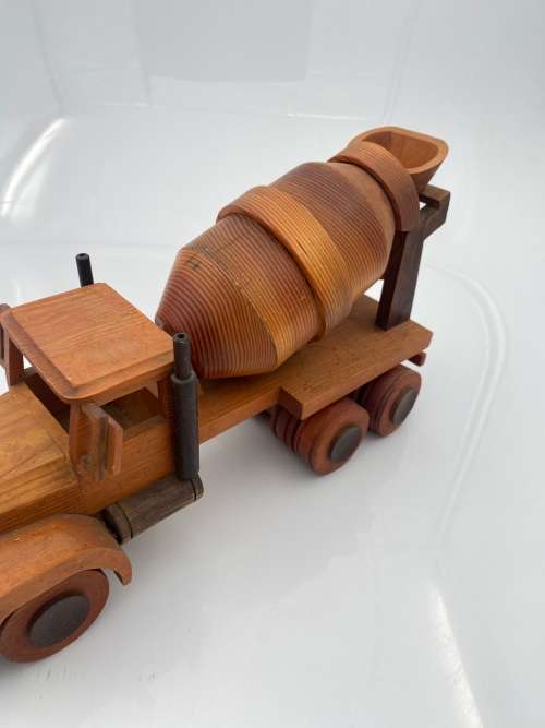 LARGE VINTAGE WOODEN TRUCK 38CM LARGE !!!