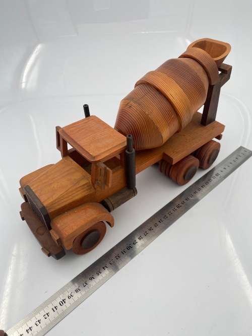 LARGE VINTAGE WOODEN TRUCK 38CM LARGE !!!