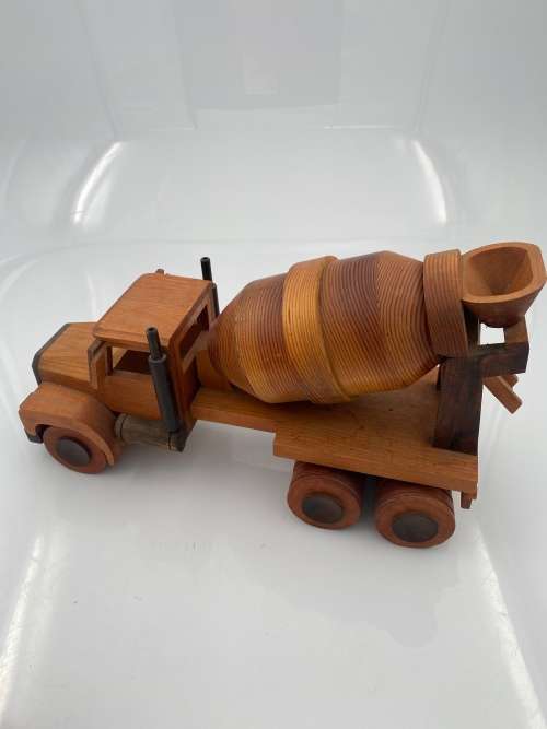 LARGE VINTAGE WOODEN TRUCK 38CM LARGE !!!