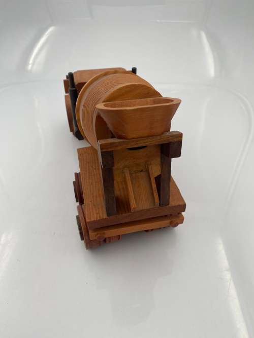 LARGE VINTAGE WOODEN TRUCK 38CM LARGE !!!