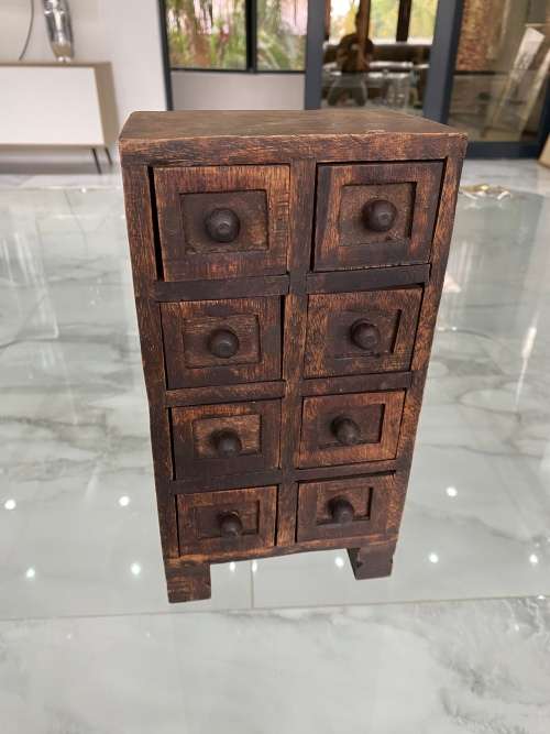 BEAUTIFUL WOODEN DISPLAY PIECE 27CM TALL !!!!