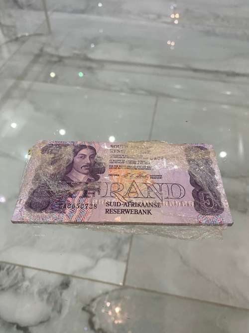 RARE SEALED PACKE OF FIVE RAND NOTES BRAND NEW IN SEQUENCE UNCIRCULATED !!!!