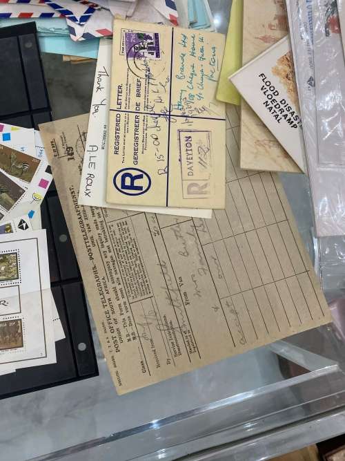 LARGE COLLECTION OF MIXED COLLECTABLES BID FIR THE WHOLE COLLECTION!!!!