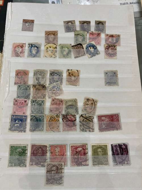 LARGE COLLECTION OF MIXED COLLECTABLES BID FIR THE WHOLE COLLECTION!!!!