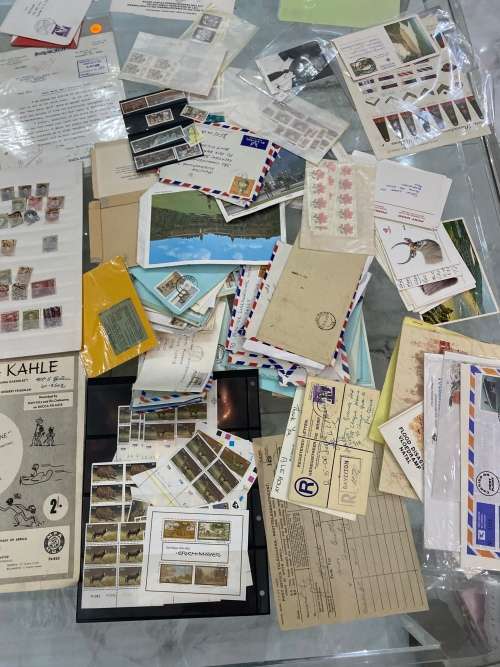 LARGE COLLECTION OF MIXED COLLECTABLES BID FIR THE WHOLE COLLECTION!!!!