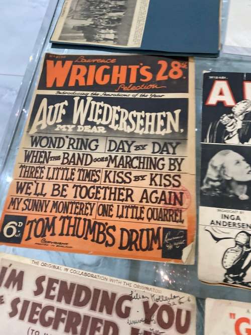 LARGE COLLECTION OF MIXED COLLECTABLES BID FIR THE WHOLE COLLECTION!!!!