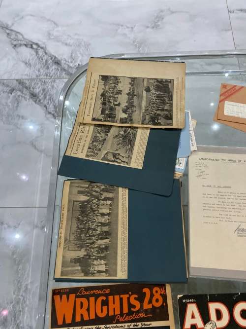 LARGE COLLECTION OF MIXED COLLECTABLES BID FIR THE WHOLE COLLECTION!!!!