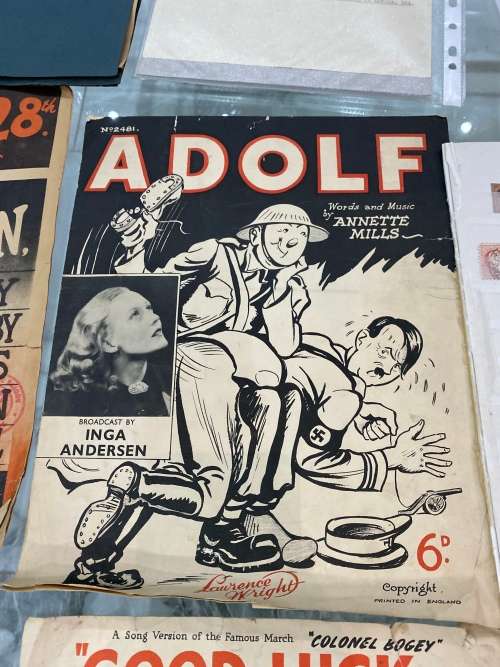 LARGE COLLECTION OF MIXED COLLECTABLES BID FIR THE WHOLE COLLECTION!!!!