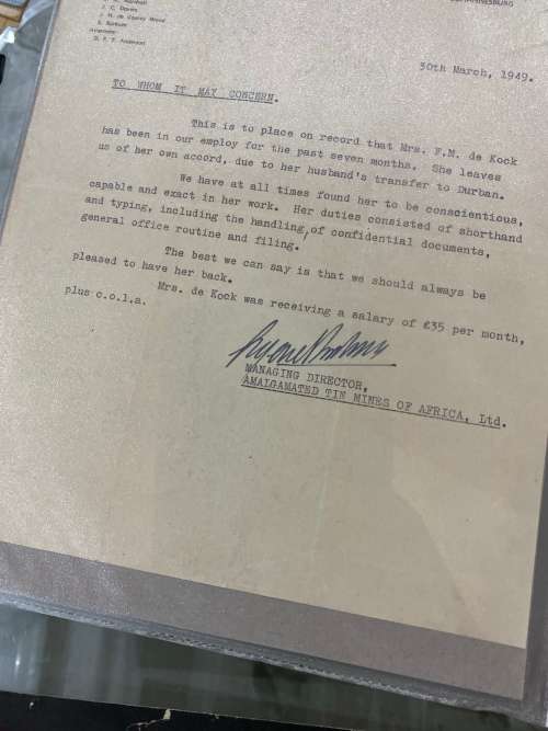 LARGE COLLECTION OF MIXED COLLECTABLES BID FIR THE WHOLE COLLECTION!!!!