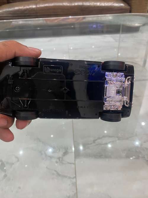 DIE CAST FERRARI 512 BURAGO SCALE 1:24!!!